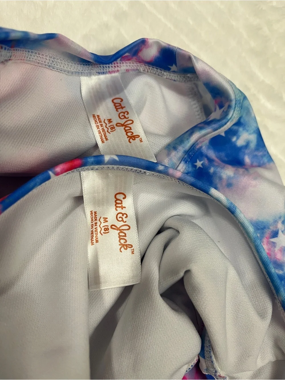 Cat & Jack Girls' Star Tie-Dye Long Sleeve Rash Guard swim suit set medium